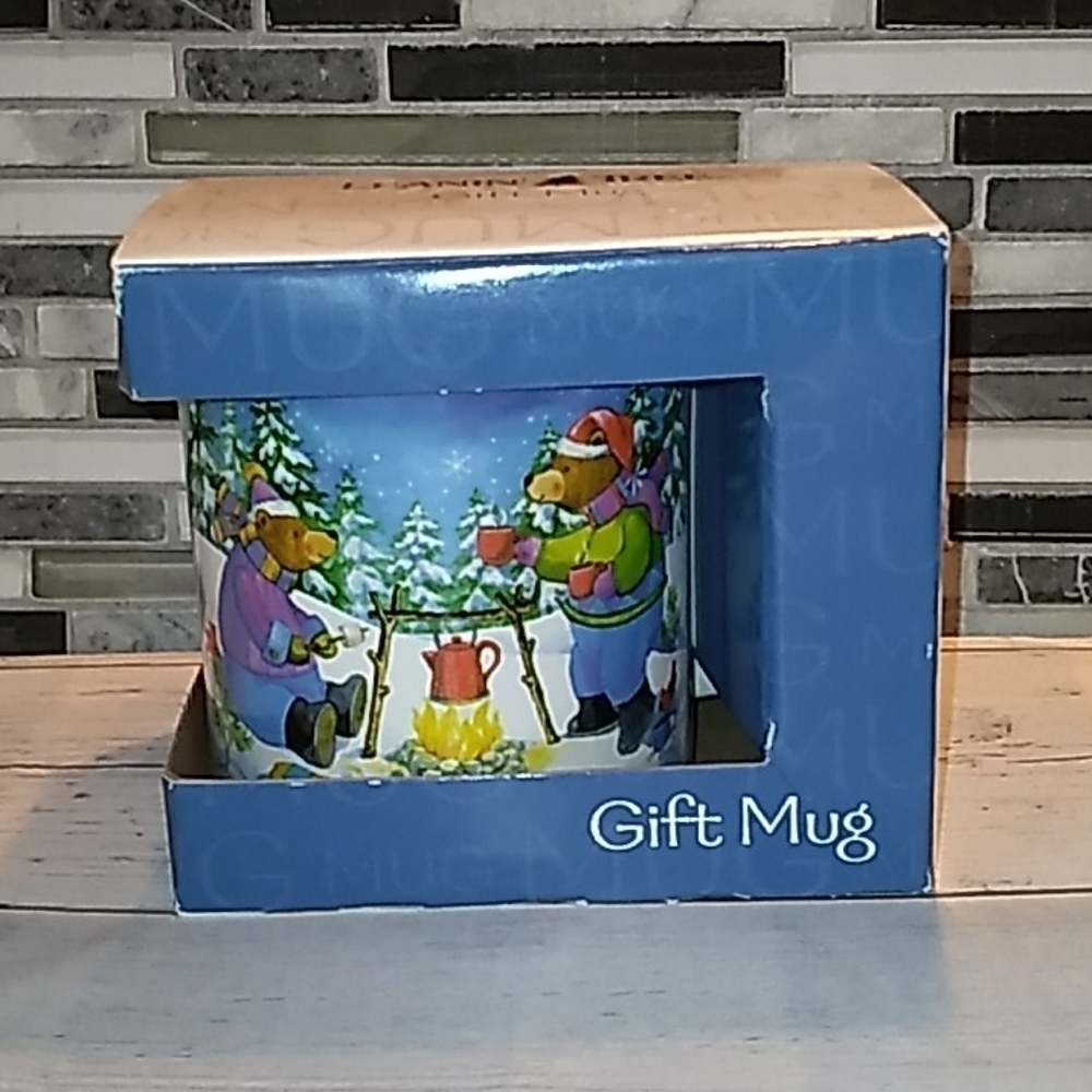 Leanin' Tree Christmas Bears mug new